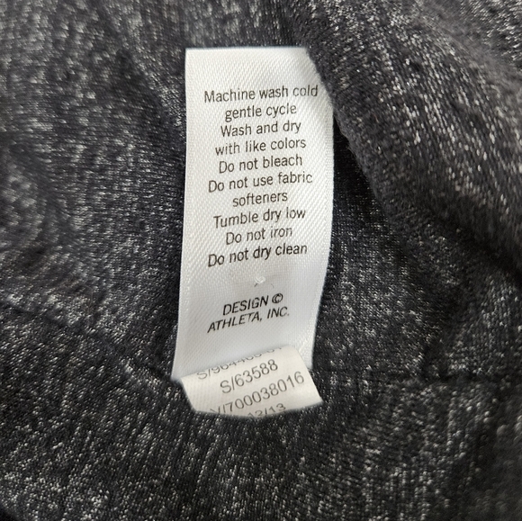 Athleta Odyssey Tee-Shirt Dress Metallic Charcoal Gray Size Medium Women's U30 - Picture 6 of 9